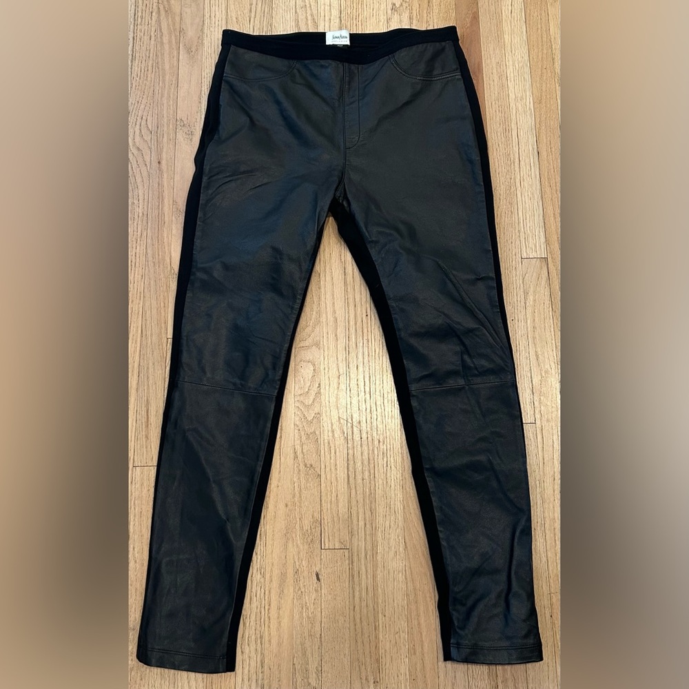 Neiman Marcus Exclusive Black Leather front pants, Medium, Pull up style.